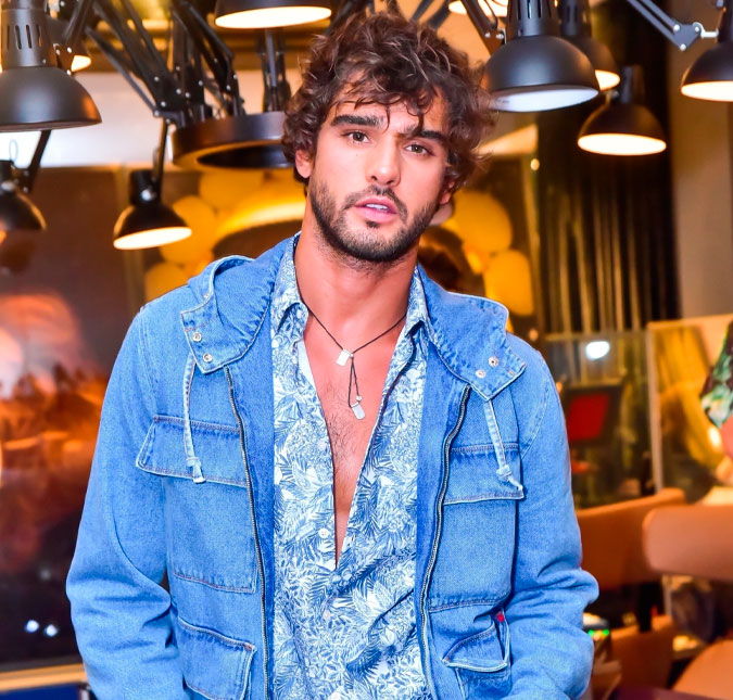 Marlon Teixeira, apontado como <i>affair</i> de Grazi Massafera, se machuca surfando na Indonésia