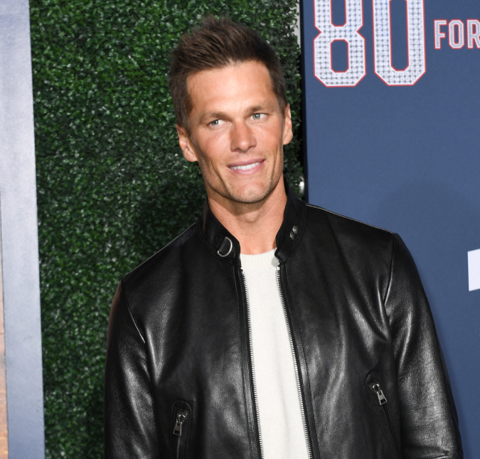 Tom Brady comemora 12 anos de profissão e mostra como está aproveitando a aposentadoria