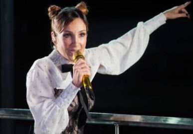 Claudia Leitte faz <i>show</i> bombástico no segundo dia da tradicional Micareta de Feira de Santana