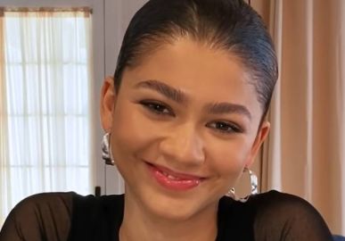Zendaya faz participação especial no <i>Coachella</i> e surpreende fãs