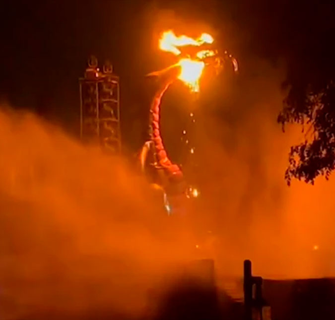 Após incêndio em parque, <i>Disney</i> cancela apresentações com fogo