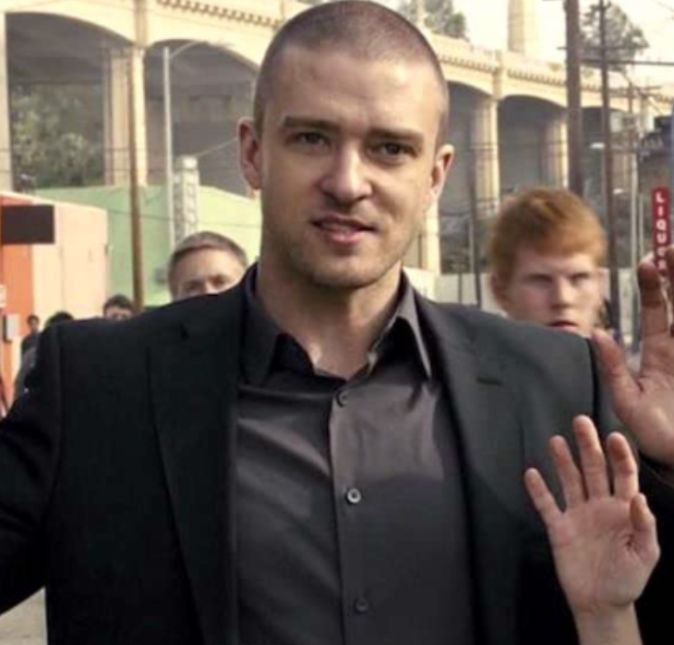 Justin Timberlake não consegue se livrar das polêmicas, mesmo sendo um pai de família e um cantor e ator de sucesso. Isso porque seu álbum The 20/20 Experience tem uma música chamada  Don't Hold the Wall, e o pessoal do espetáculo Cirque du Soleil não está nada feliz com a canção. Segundo eles, a música de Justin é uma cópia de uma parte da canção do espetáculo da trupe chamada Quidam. Nele, há a música Steel Dreams, o que motivou a companhia de dança a acusar Justin de copiar e usar em seu álbum. Será verdade?
