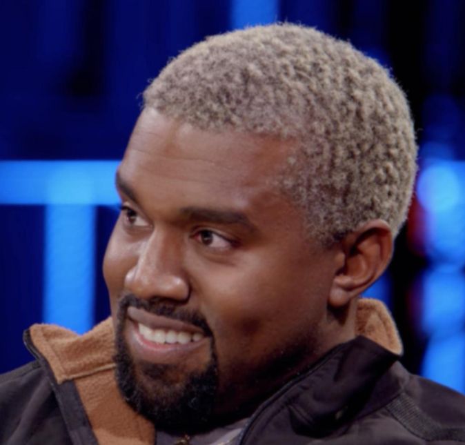 Parece que Kanye West não consegue ficar longe de polêmicas! Depois de anunciar a nova capa de seu disco, The Life of Pablo, fãs não conseguiram deixar de notar as semelhanças entre a arte do disco de Kanye e do de Madonna, Nothing Fails. Segundo eles, a capa dos dois tem um tom alaranjado e sobreposição de letras, além de uma foto no canto do álbum.