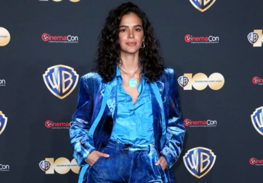 Bruna Marquezine no tapete vermelho do CinemaCon