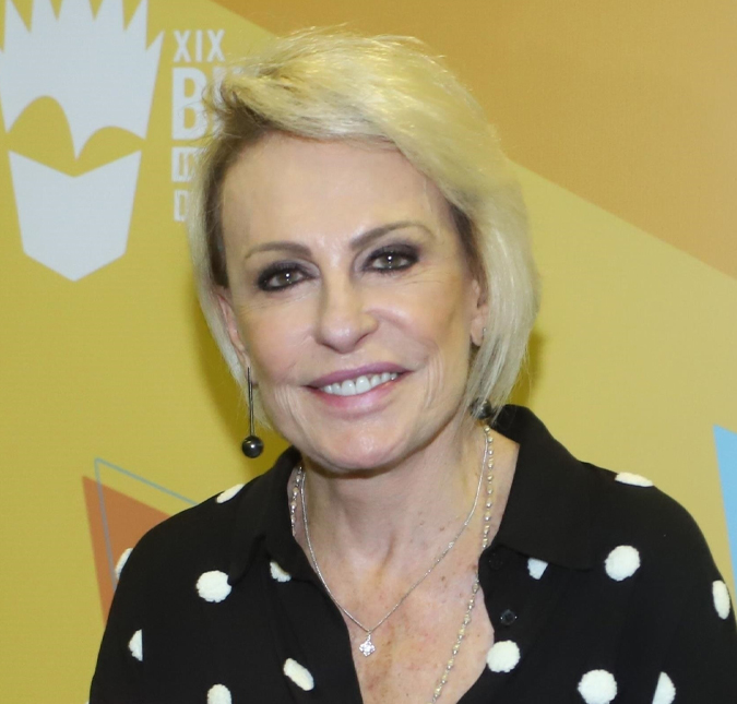 Ana Maria Braga se emociona ao assistir jogo do Palmeiras no estádio: <i>Que presente para a alma</i>