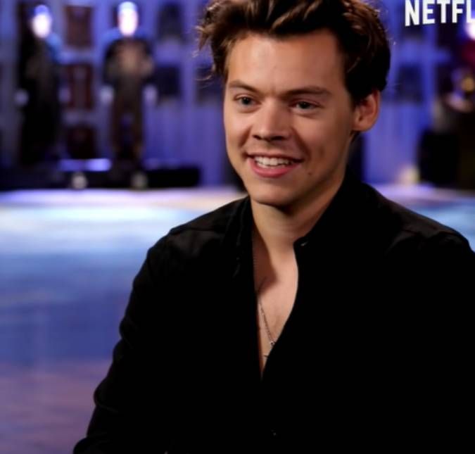 Vem aí! Harry Styles anuncia clipe de Satellite e revela data O lançamento do vídeo está marcado para a próxima quarta feira, dia 3