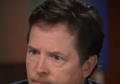 Diagnosticado há mais de três décadas, Michael J. Fox chama Parkinson de <i>presente que continua sendo recebido</i>