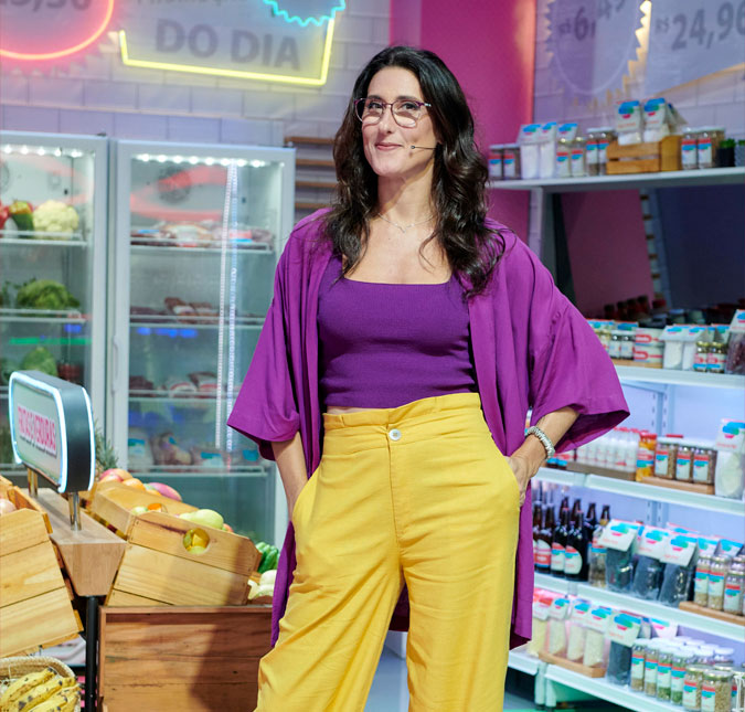 Paola Carosella quebra o pé pela segunda vez no mesmo ano: <i>- Odeio meter atestado</i>