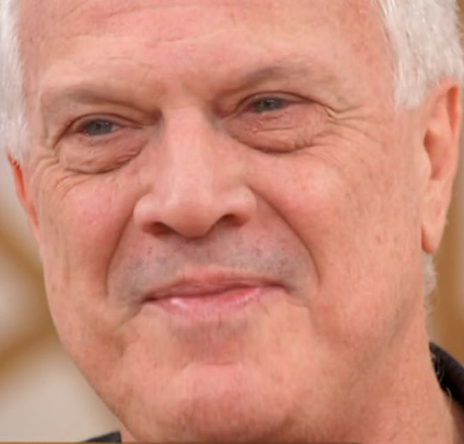 Pedro Bial se emociona ao receber recado de filho: <i>- Theo é lindo</i>