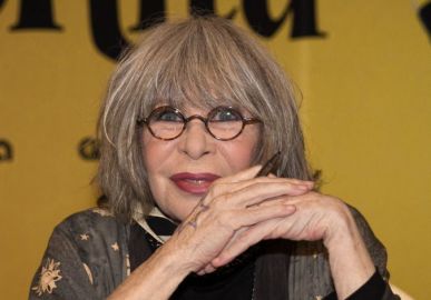 Antes de morrer aos 75 anos de idade, Rita Lee dizia ser uma avó <i>misto de Dona Benta com Dercy Gonçalves</i>