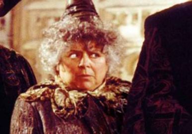 Aos 81 anos de idade, atriz de <i>Harry Potter</i> é internada com infecção