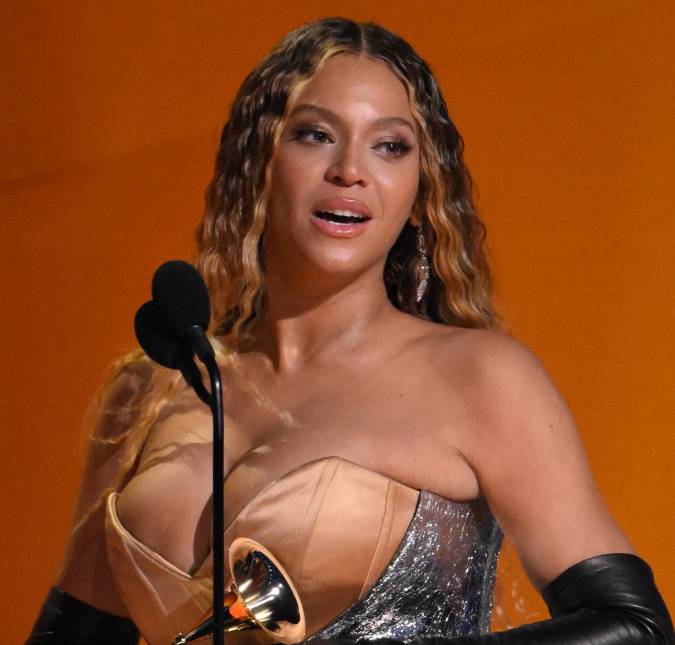 Beyoncé chama atenção com seus <i>looks</i> em estreia da turnê <i>Renaissance</i>