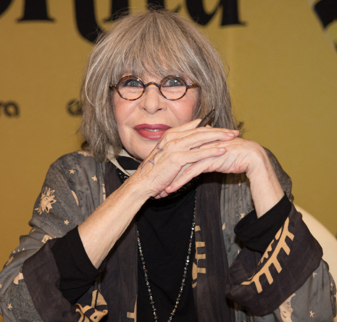 Em autobiografia, Rita Lee profetizou grande parte do que está acontecendo após a sua morte; saiba mais!