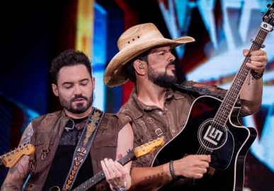 Fernando e Sorocaba revelam maior desafio em apresentar o <i>Isso É Churrasco On Fire</i> e dão <i>spoiler</i> do <i>show</i> em São Paulo