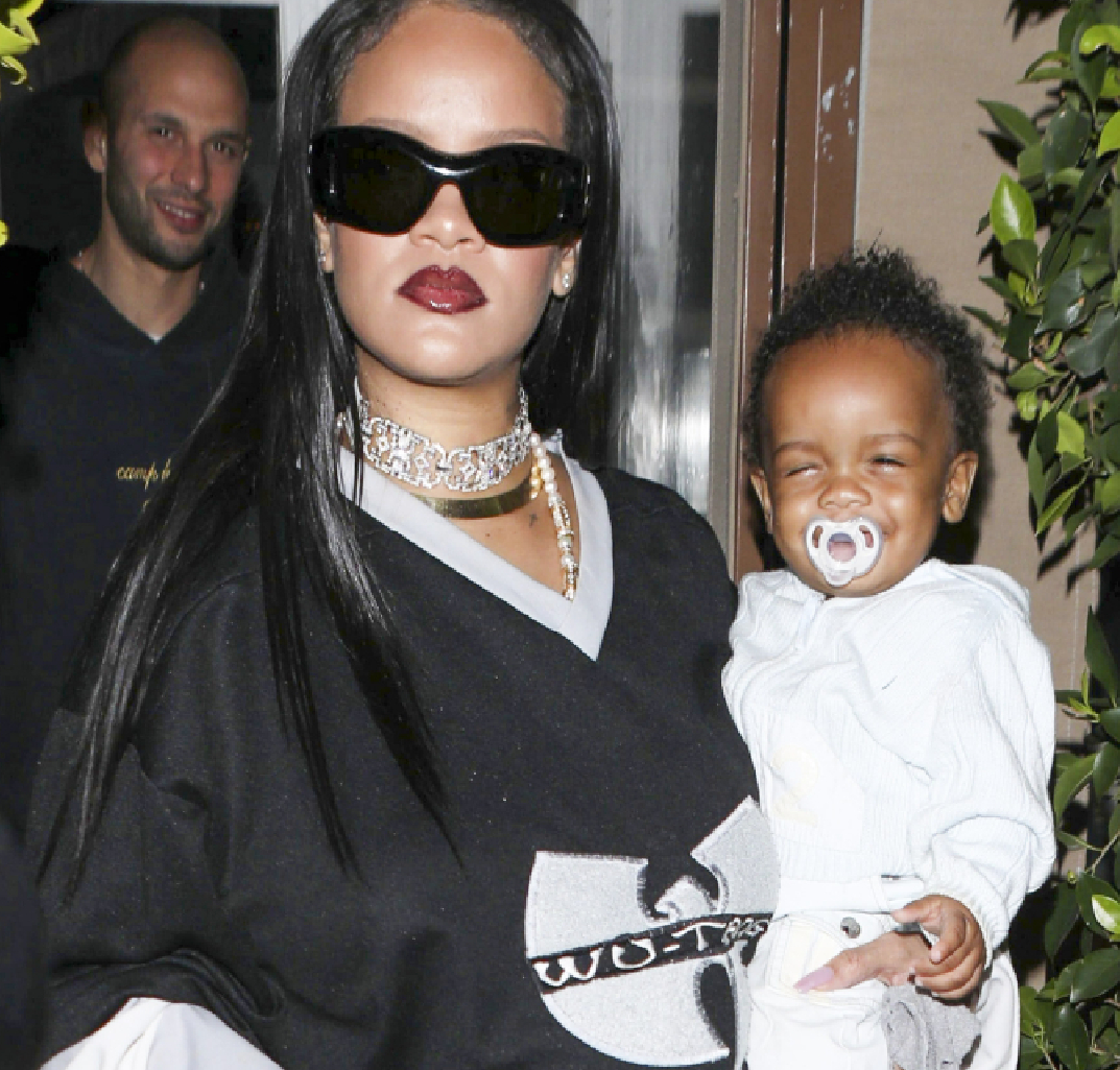 Vaza certidão de nascimento do primeiro filho de Rihanna