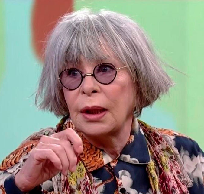 Rita Lee detalhou vício em cigarro em nova autobiografia: <I>Virei uma caveira fumante</i>