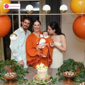 Claudia Raia e Luca recebem visita de Mariana Ximenes: “Encontro em família”