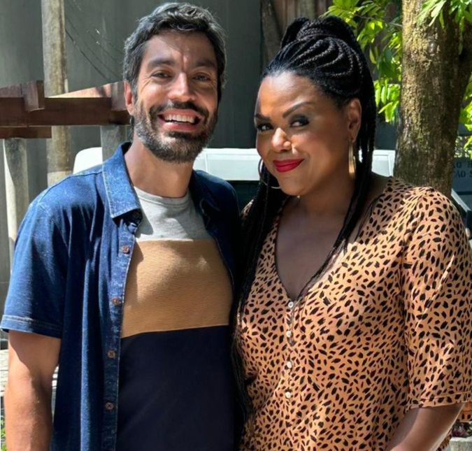 Em entrevista exclusiva ao ESTRELANDO, o ator falou do entrosamento do elenco da novela