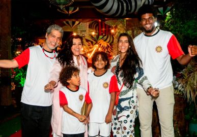 Regina Casé exibe vídeo com detalhes do aniversário do filho Roque; confira como foi o dia de diversão