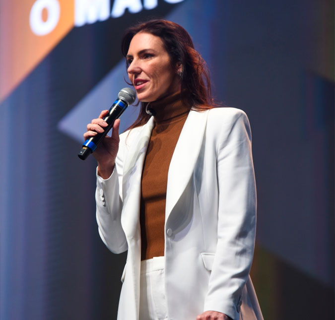 Glenda Kozlowski se emociona ao falar sobre morte da mãe: <i>- Eu tentava entender</i>
