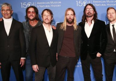 Lançamento! <i>Foo Fighters</i> divulga <i>Under You</i>, música nova de seu próximo álbum
