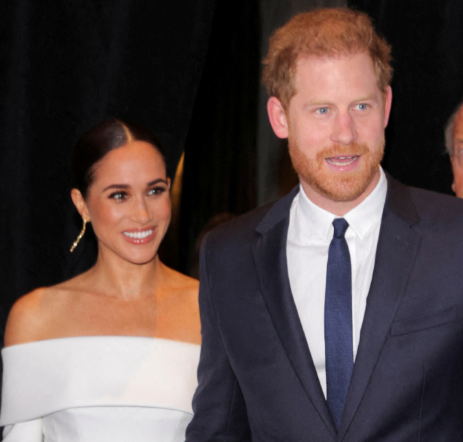 Príncipe Harry e Meghan Markle são perseguidos de carro e escapam de acidente com <i>múltiplas colisões</i>, diz porta-voz