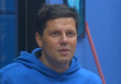 Thiago Servo solta a voz em <i>A Grande Conquista</i> e faz <i>skin care</i> com Erick; confira o que rolou no <i>reality</i>