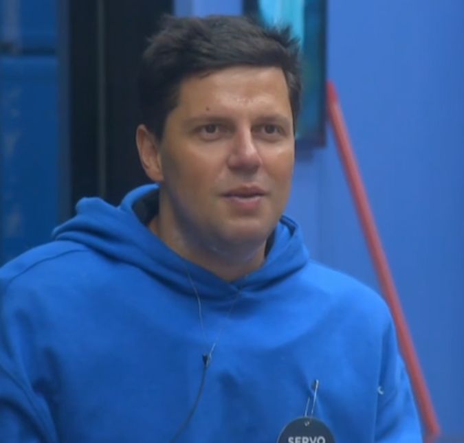 Thiago Servo solta a voz em <i>A Grande Conquista</i> e faz <i>skin care</i> com Erick; confira o que rolou no <i>reality</i>