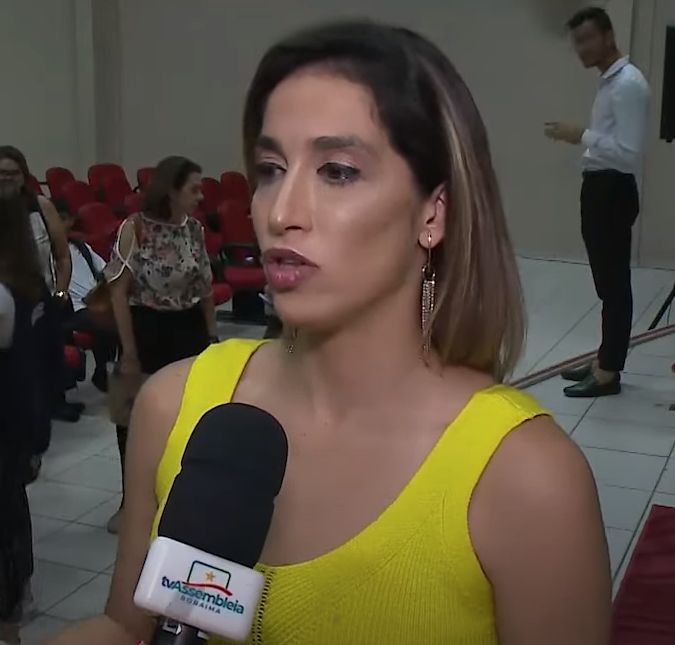 Daniele Hypolito recebe alta médica e comemora nas redes sociais A ex atleta postou um vídeo com trajes hospitalares dançando com o maridão