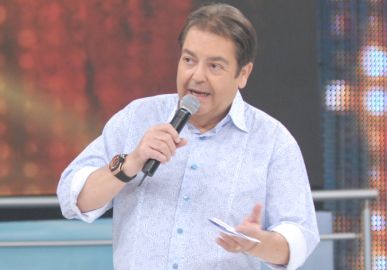 Faustão não vai continuar apresentando programa na <I>Band</I>; assessoria do <I>SBT</I> desmente negociação com o artista