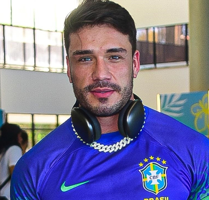 Lucas Viana foge de assalto e tem carro alvejado: <i>Não sei como não acertou em mim</i>