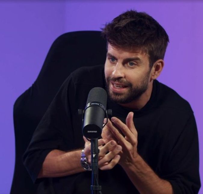 Após nova música de Shakira, Gerard Piqué compartilha foto com a namorada Clara Chía O atleta publicou o momento no Instagram