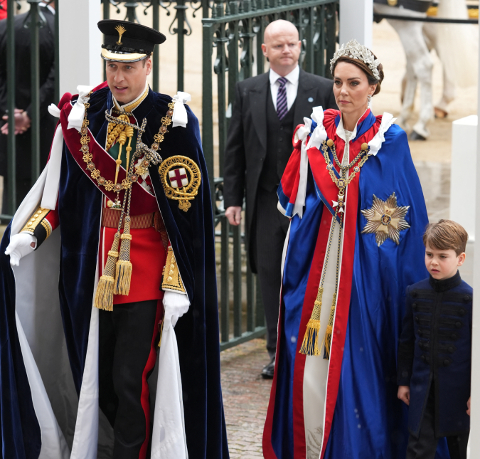 Kate Middleton estaria tratando Príncipe William como quarto filho, diz autor
