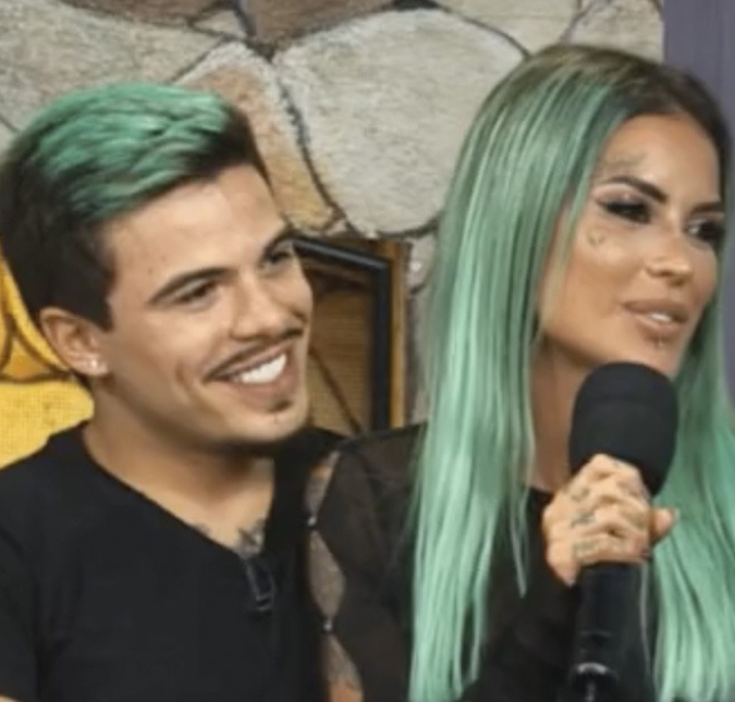 Perfil de Thomaz Costa nas redes sociais posta foto ao lado de Tati Zaqui e ator explica o motivo