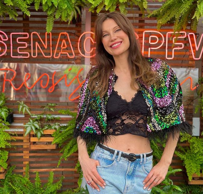 Apaixonada por moda, Júlia Pereira prestigia segundo dia do SPFW e fala sobre o seu estilo: - Prezo pelo conforto acima de tudo A modelo bateu um papo exclusivo com o ESTRELANDO e revelou que irá desfilar no Miami Swin Week