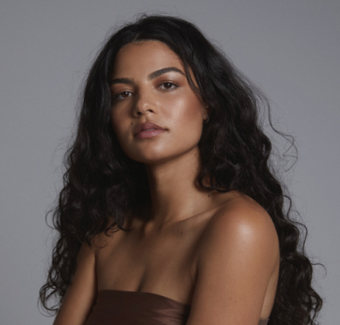Larissa Bocchino fala como foi trabalhar com Juliana Paes em <I>Vidas Bandidas: - Muito legal</I>