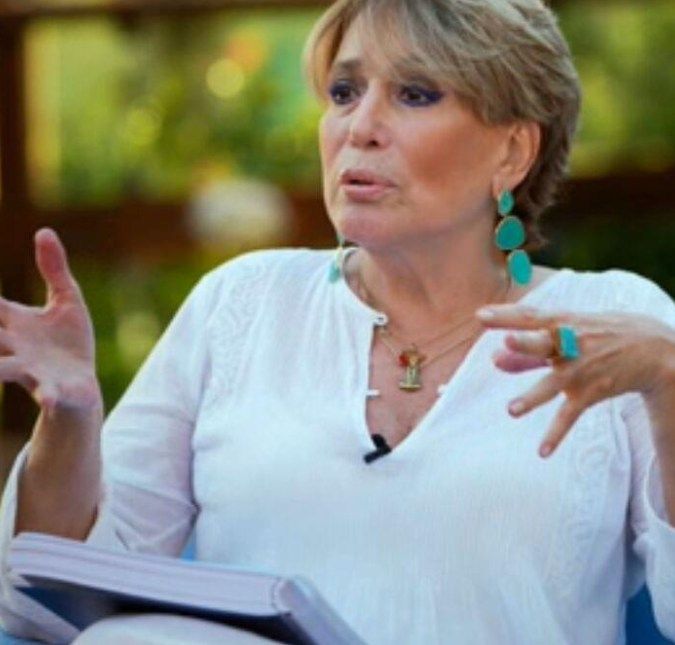 Susana Vieira relembra affair e revela gosto por saias curtas e decotes A atriz de 80 anos de idade também não escondeu que adora namorar