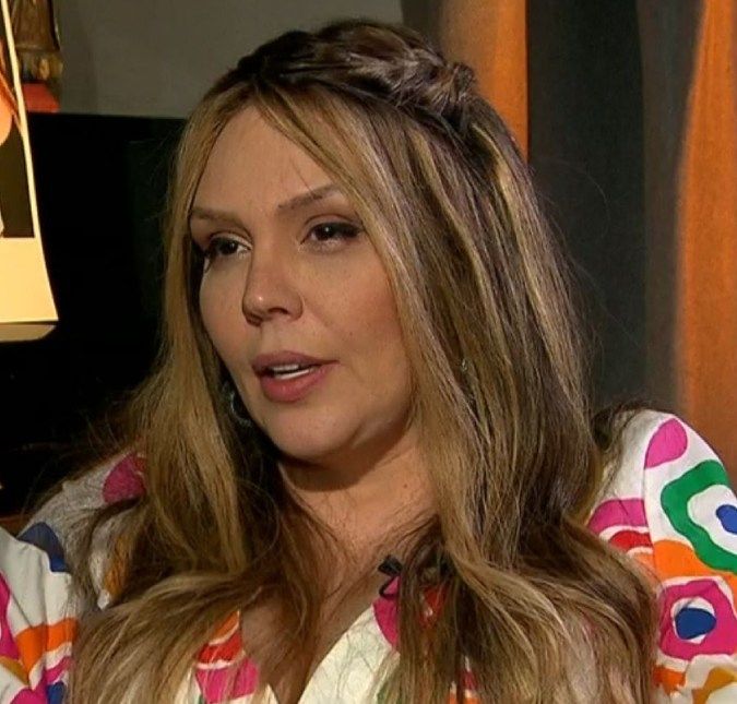 Simony abre o jogo e fala sobre nova fase do tratamento: - Fico mais cansada A cantora está lutando contra um câncer no intestino