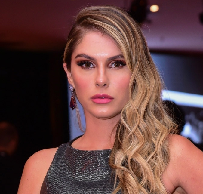 Grávida de gêmeos, Bárbara Evans conta motivo de não ter revelado os nomes dos herdeiros: <i>Difícil</i>