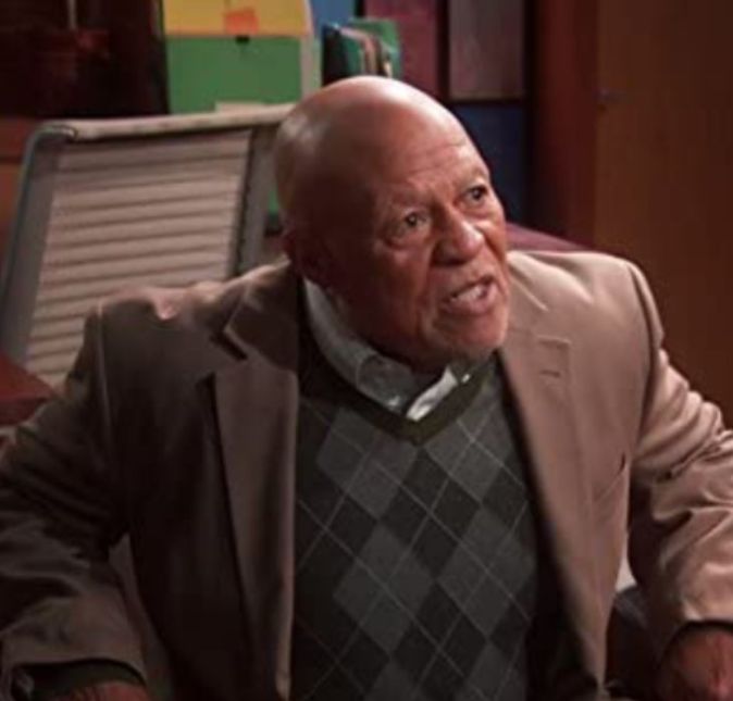 Segundo a revista People, o ator John Beasley que participou de séries como Everwood e The Soul Man morreu aos 79 anos de idade. O artista estava hospitalizado em sua cidade natal, Omaha, Nebraska, nos Estados Unidos, após realizar testes no fígado. A morte foi anunciada por seu filho, Mike Beasly, no Facebook no dia 30 de maio: Sabemos que isto faz parte da vida... Mas isso não facilita as coisas. Perdi o meu melhor amigo hoje. Dizem que nunca devemos conhecer os nossos heróis porque podem não ser como sonhávamos. Isso é tão errado. O meu herói era o meu pai. Segundo a revista People, o ator John Beasley que participou de séries como Everwood e The Soul Man morreu aos 79 anos de idade. O artista estava hospitalizado em sua cidade natal, Omaha, Nebraska, nos Estados Unidos, após realizar testes no fígado. A morte foi anunciada por seu filho, Mike Beasly, no Facebook no dia 30 de maio: Sabemos que isto faz parte da vida... Mas isso não facilita as coisas. Perdi o meu melhor amigo hoje. Dizem que nunca devemos conhecer os nossos heróis porque podem não ser como sonhávamos. Isso é tão errado. O meu herói era o meu pai.