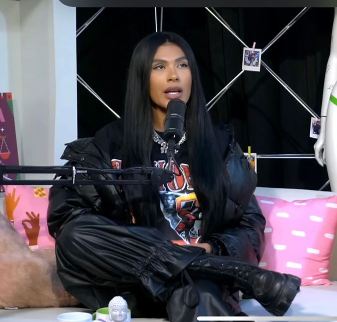 Em entrevista, a artista relembrou traumas de infância e diz que se sentia como patinho feio