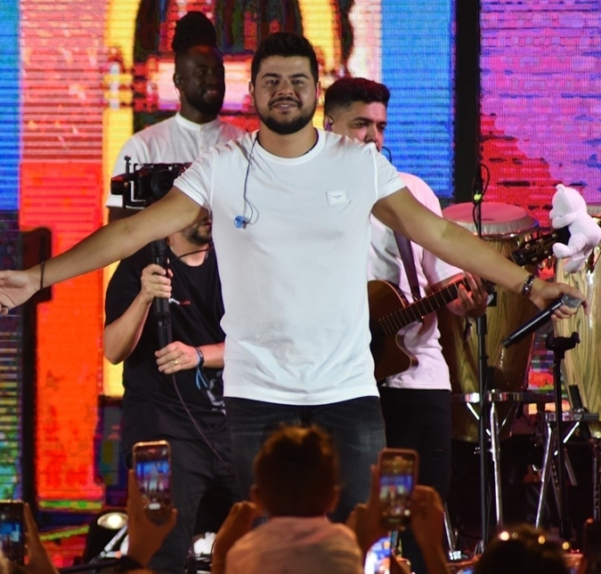 Filho de Cristiano recebe alta após cirurgia e sertanejo faz agradecimento: <i>Tantas pessoas incríveis pra cuidar do nosso filho</i>