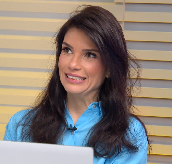 Sabina Simonato fica constrangida após celular fazer barulho ao vivo no <I>Bom Dia São Paulo</i>