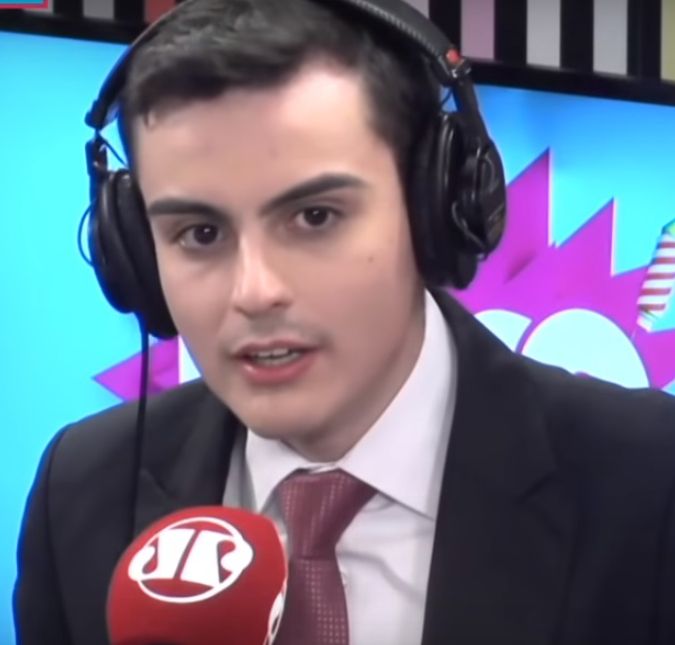 Ele vai apresentar o noticiário da Astral TV, chamado Alerta News