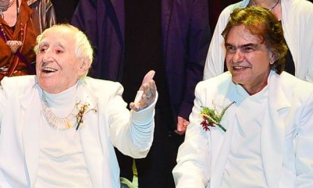 Relembre o casamento de Zé Celso e Marcelo Drummond, que aconteceu um mês antes da morte do dramaturgo e teve protesto contra Silvio Santos