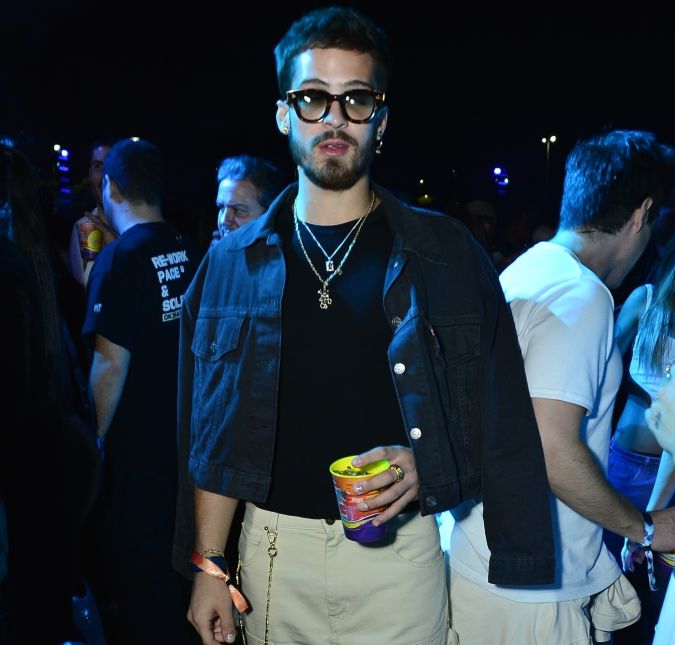 João Guilherme surge nas redes sociais sem camisa e recebe elogio até de Maisa Silva, veja! O cantor ostentou as suas tatuagens nas frente de um espelho e recebeu uma chuva de comentários dos fãs