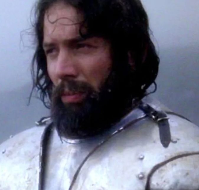 Segundo informações da Variety, Paul Geoffrey morreu aos 68 anos de idade após travar uma luta contra o câncer. O ator britânico ficou conhecido por seus papéis em Excalibur, Greystoke - A Lenda de Tarzan e sua aparição mais recente foi na série Better Call Saul. O artista vivia na cidade de Santa Fé, no Novo México, nos Estados Unidos. Geoffrey deixou sua esposa, Sue Taylor e três filhos, Alex, Oliver e Daisy. Segundo informações da Variety, Paul Geoffrey morreu aos 68 anos de idade após travar uma luta contra o câncer. O ator britânico ficou conhecido por seus papéis em Excalibur, Greystoke - A Lenda de Tarzan e sua aparição mais recente foi na série Better Call Saul. O artista vivia na cidade de Santa Fé, no Novo México, nos Estados Unidos. Geoffrey deixou sua esposa, Sue Taylor e três filhos, Alex, Oliver e Daisy.