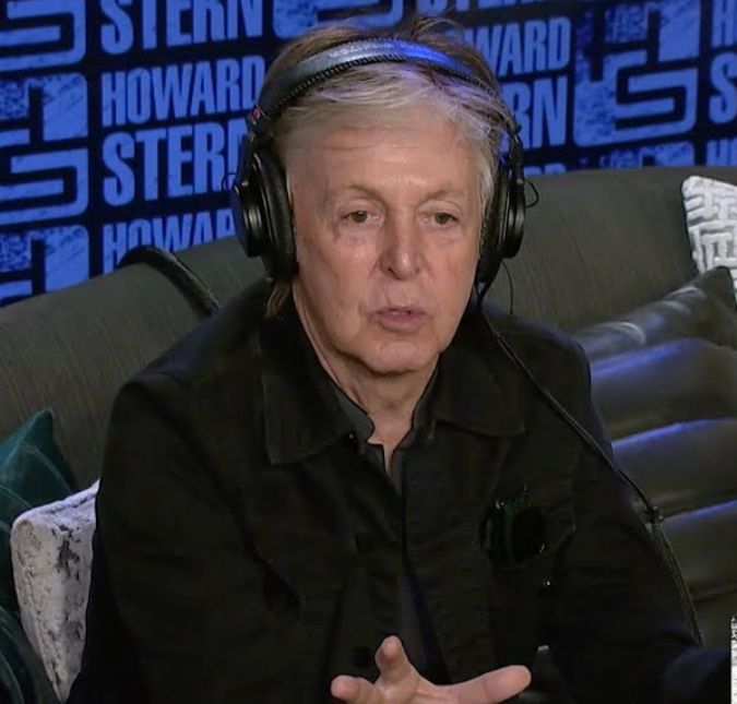 O cantor usou a tecnologia para conseguir usar a voz de John Lennon na obra