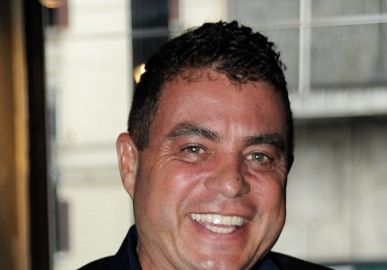 Dhomini se pronuncia após espancar dono de bar: <i>- Não posso ser julgado por um ato inconsequente</i>
