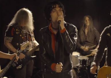 Jesse Malin, vocalista de banda <I>punk</i>, revela que está paralisado da cintura para baixo devido a derrame raro
